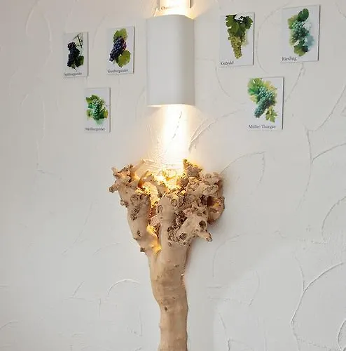 מלון Park Post 4*