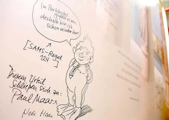 מלון Park Post 4*